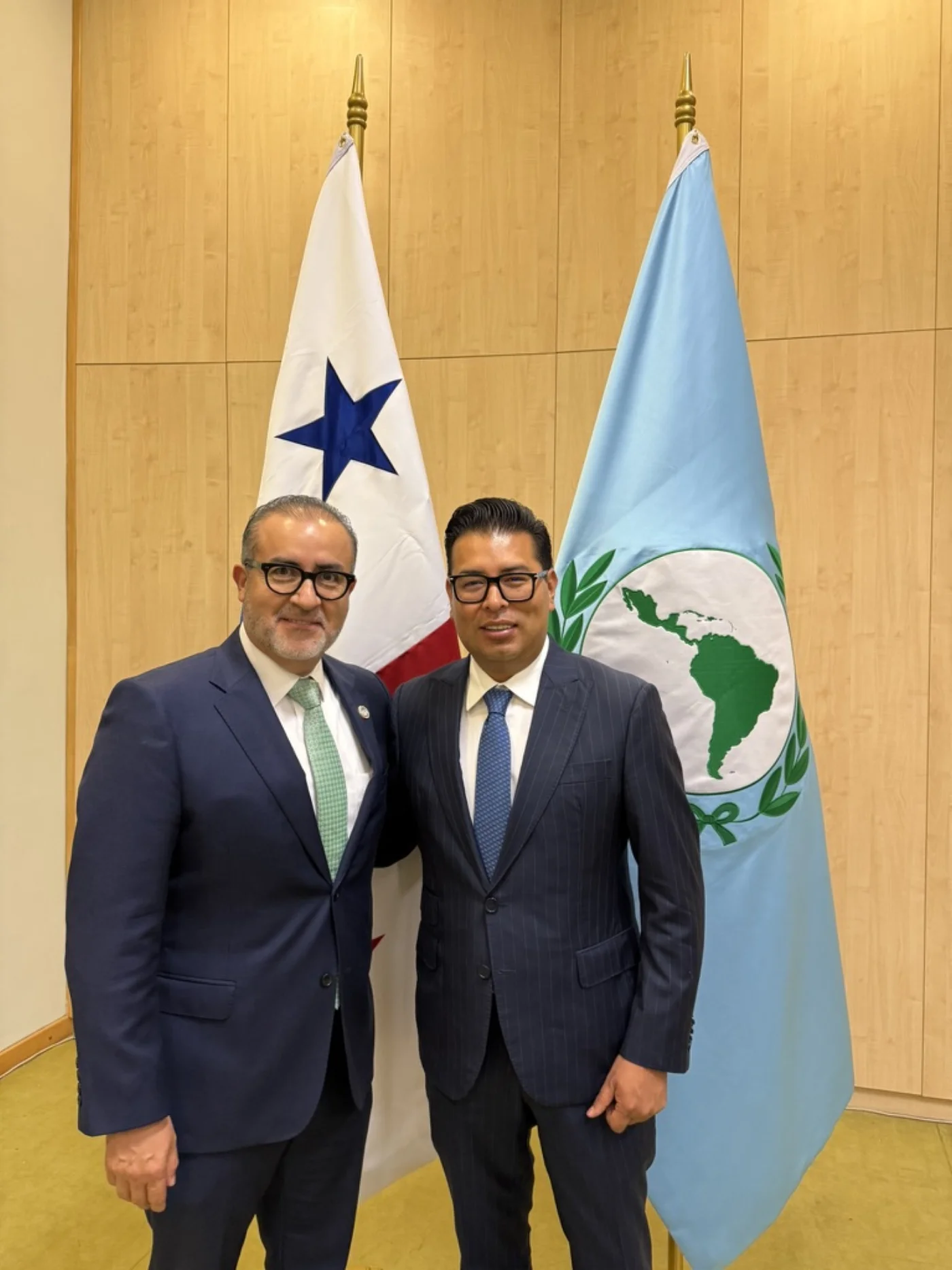 Néstor Camarillo en Parlatino, Panamá — delegación mexicana