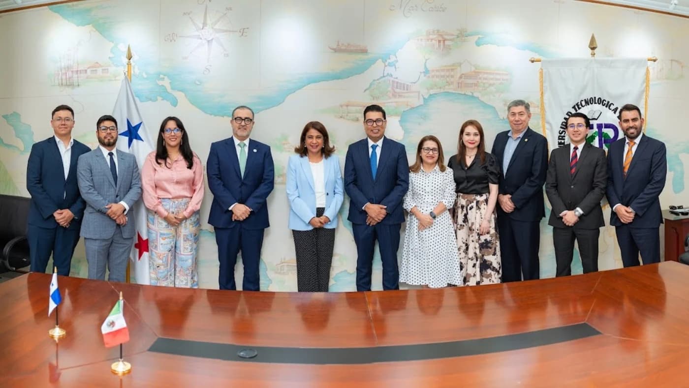 Néstor Camarillo en Panamá — encuentro parlamentario latinoamericano