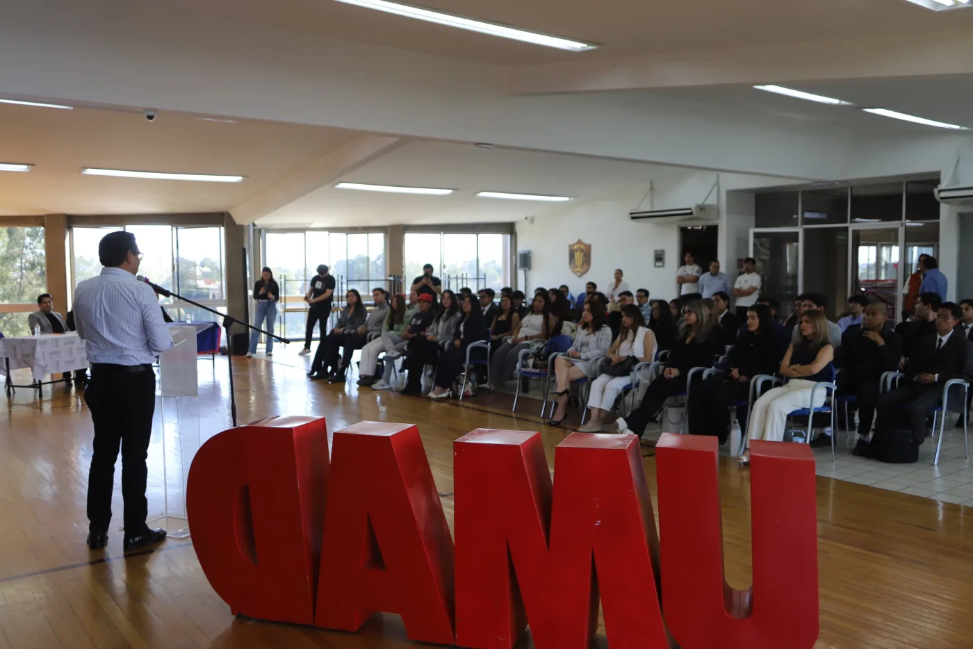 Néstor Camarillo en la Universidad Madero (UMAD)