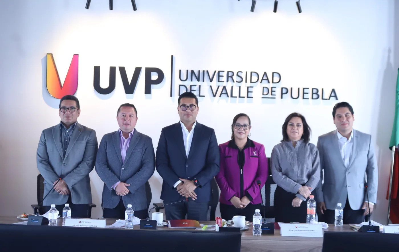 Néstor Camarillo en foro universitario, Universidad del Valle de Puebla